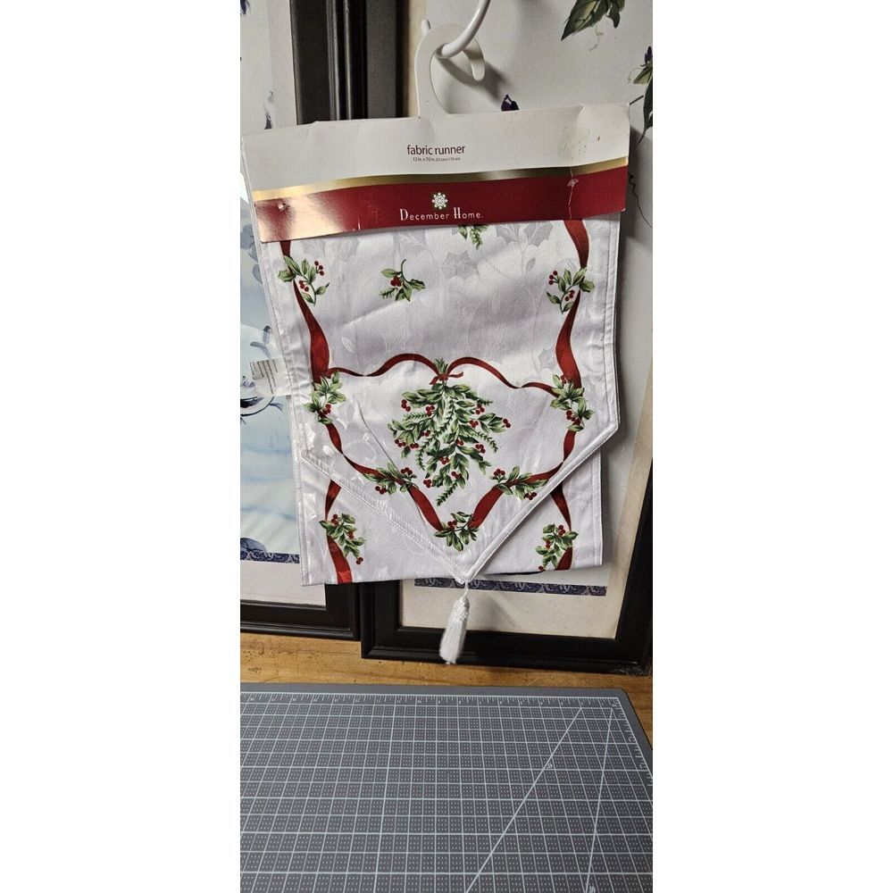 NWT December Home fabric runner 13"x70" w/tassels red ribbons‎ and Holy